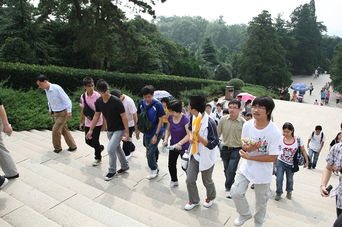 新加坡工艺教育学院学生到南京信息职业技术学院交流